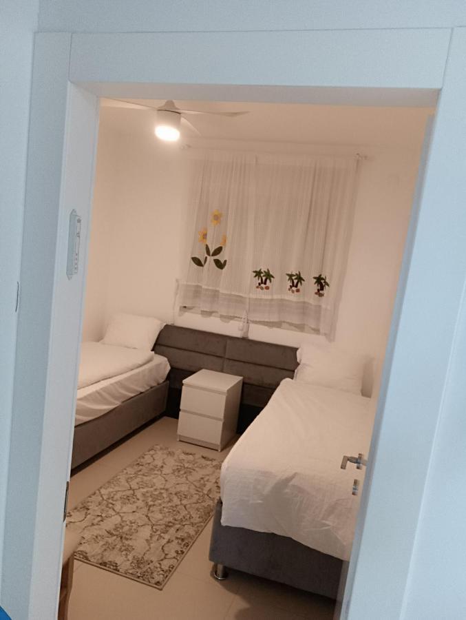 עכו דירה חדשה ליד הים- Akko-Brand New Apartment Esterno foto